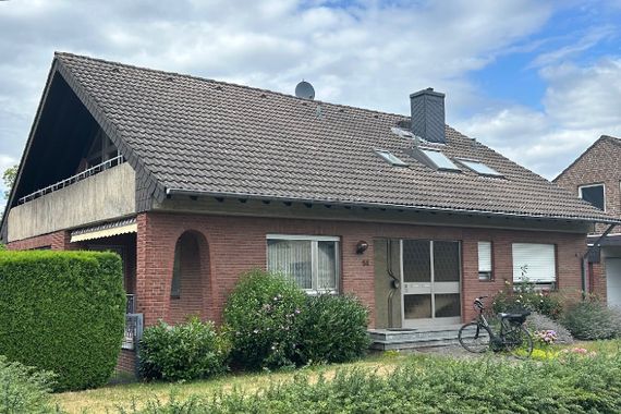 Vielseitig nutzbares und freistehendes Einfamilienhaus im Neusser Süden. Zweifamilienhaus möglich!
