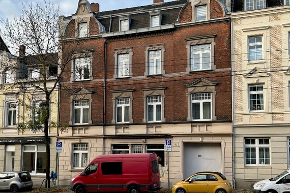 Ein Kauf mit Perspektive! 2 Mehrfamilienhäuser mit 8 Wohn- und 2 Gewerbeeinheiten und Tordurchfahrt