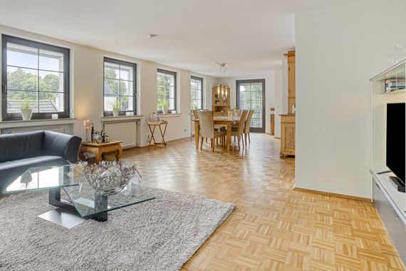 Großzügige Maisonettewohnung mit 900 m² Garten  und  Garage in Breitscheid