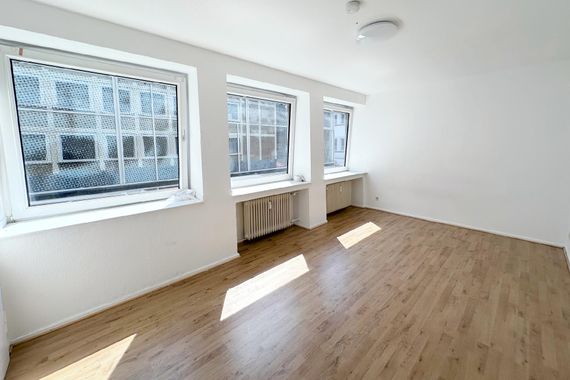 STUDENTEN AUFGEPASST! SCHICKES APARTMENT AUF DER HOCHSTRASSE ZU MIETEN!