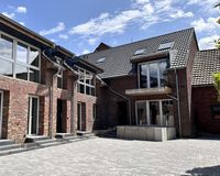 Eingang und Terrasse