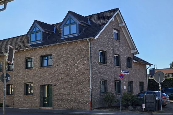 MODERNE, VERMIETETE 2 ZIM.-ETW IN ZENTRALER LAGE VON MEERBUSCH-OSTERATH MIT STELLPLATZ