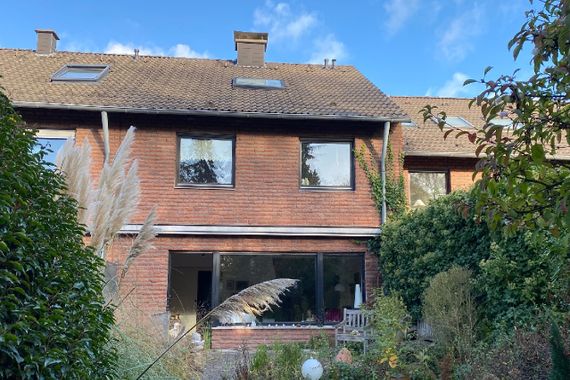 Reihenmittelhaus mit Kamin in Krefeld Bockum - Handwerklich begabte Familien aufgepasst!