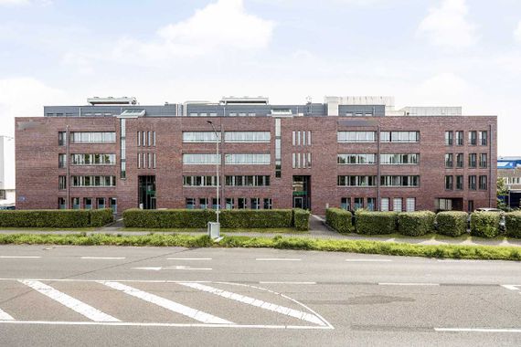 Ratingen-West: Moderne Büroflächen mit Dachterrasse in Flughafennähe