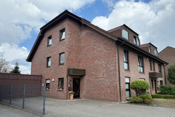 Stilvolle Eigentumswohnung in ruhiger Lage mit bester Anbindung!