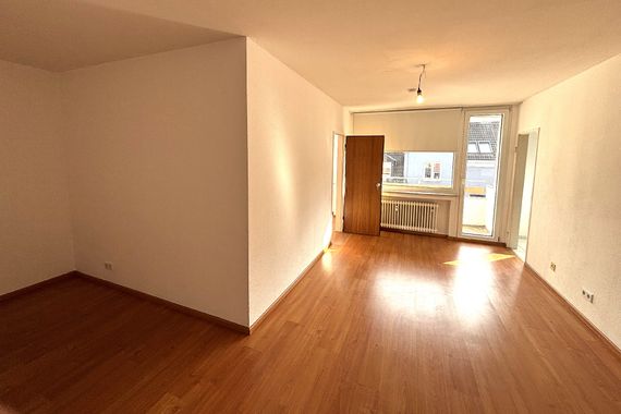 Düsseldorf-Unterbilk! Echt schöne 2-Zimmer-Wohnung mit Sonnenbalkon!