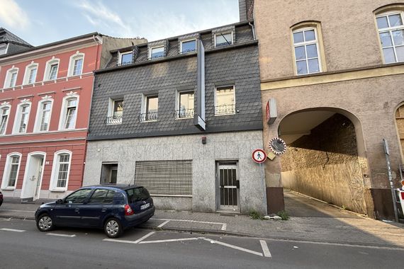 WOHNGESCHÄFTSHAUS MIT 1-3 WOHNEINHEITEN, EINEM LADENLOKAL UND LAGERFLÄCHEN IN KREFELDCITY ZU KAUFEN!