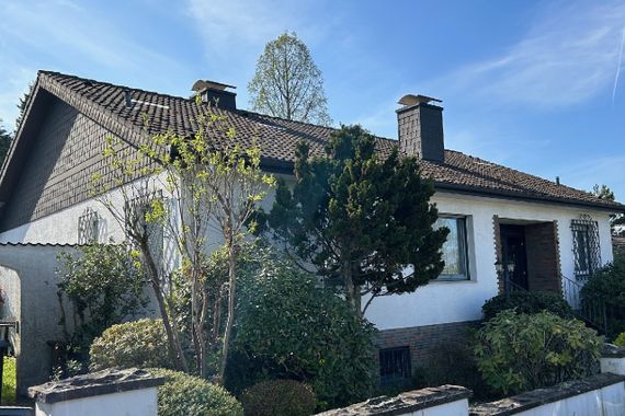 Mettmann-Metzkausen - Renovierungsbedürftiger Bungalow mit Satteldach auf traumhaften Grundstück!