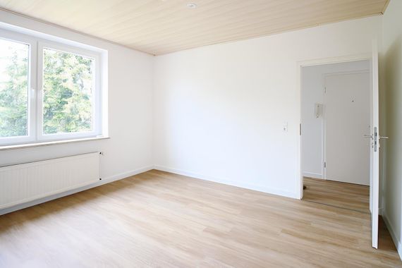 SCHÖNE 3-ZIMMERWOHNUNG IN RUHIGER WOHNLAGE ZU MIETEN