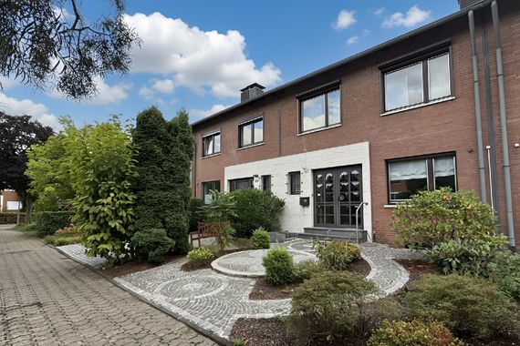 GEMÜTLICHES REIHENMITTELHAUS IN KREFELD KLIEDBRUCH ZU VERKAUFEN!