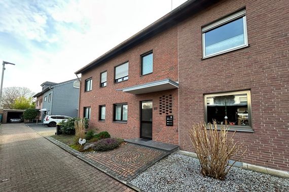 Helle 2-3-Zimmer-ETW mit Garage in gepflegtem 3-Parteien-Haus Mönchengladbach-Venn