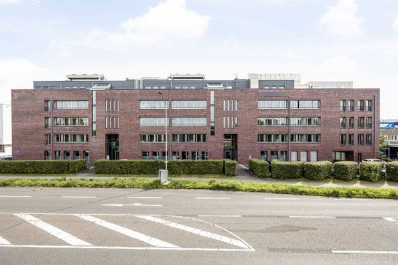 Ratingen-West: Moderne Büroflächen in Flughafennähe (Bj. 2003)