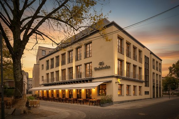 376m² BEGEHRTE BÜROFLÄCHE IM NEUBAU MIT BLICK IN PARK ZU MIETEN!