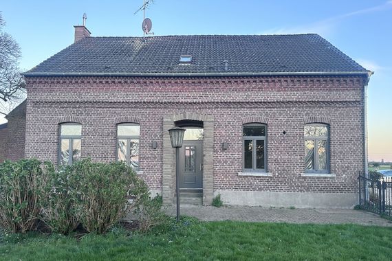 HAUPTHAUS EINES BAUERNHOFES IN KREFELD-FISCHELN ZU MIETEN!