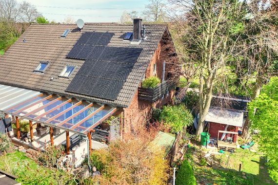 Endlich genug Platz ! Modernes Einfamilienhaus mit Photovoltaik-Anlage im Neusser Süden