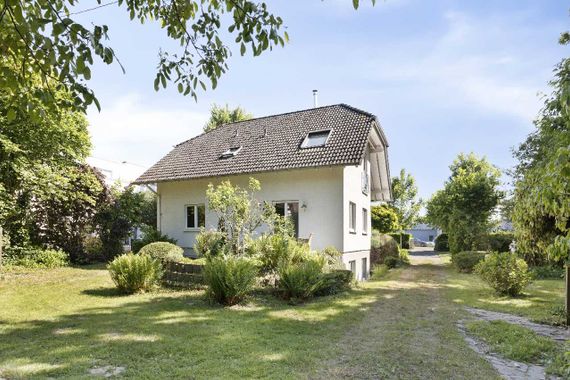 Zweifamilienhaus und Bungalow auf 2.412m² Traumgrundstück in Ratingen