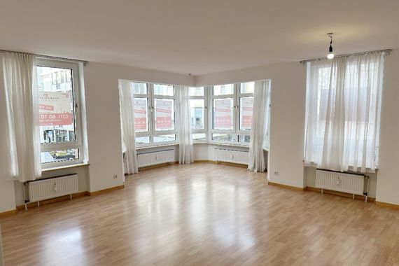 Düsseldorf-Carlstadt: Kunst und Kultur vor der Tür!!