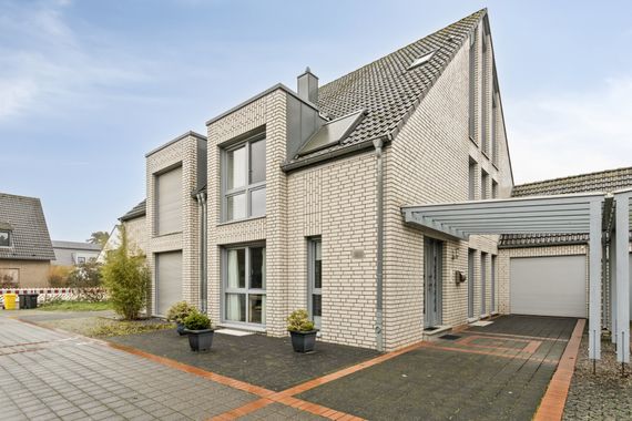 Familienidyll in Toplage - Moderne Doppelhaushälfte in Kaiserswerth nahe der Kalkumer Seen