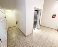 Treppenhaus mit Lift