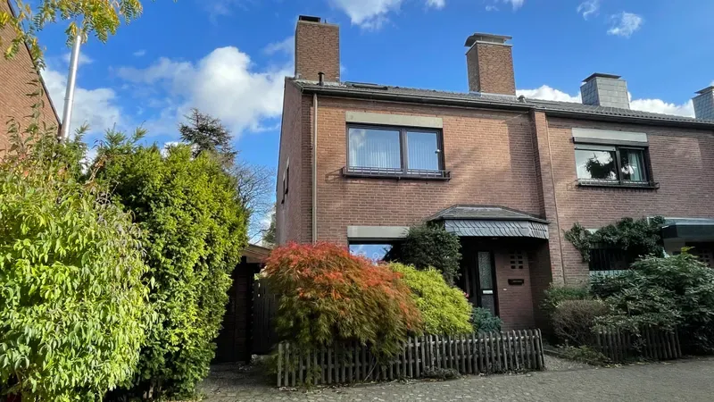 Jetzt neu: Haus zum Kauf in Düsseldorf