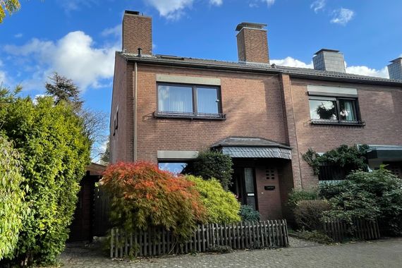 Charmantes Reihenendhaus sucht Familie!