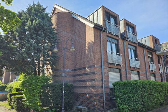 MODERNE, BEZUGSFREIE 3 ZIM.-ETW IM HERZEN VON KAARST MIT TIEFGARAGENSTELLPLATZ