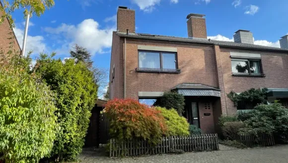 Jetzt neu: Haus zum Kauf in Düsseldorf