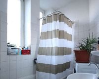 Tageslichtbad mit Wanne