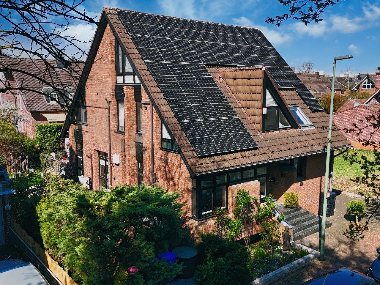 Wohnen 2.0 - So wohnt man heute! Freistehendes luxuriöses EFH in bester Lage von Neuss - Furth