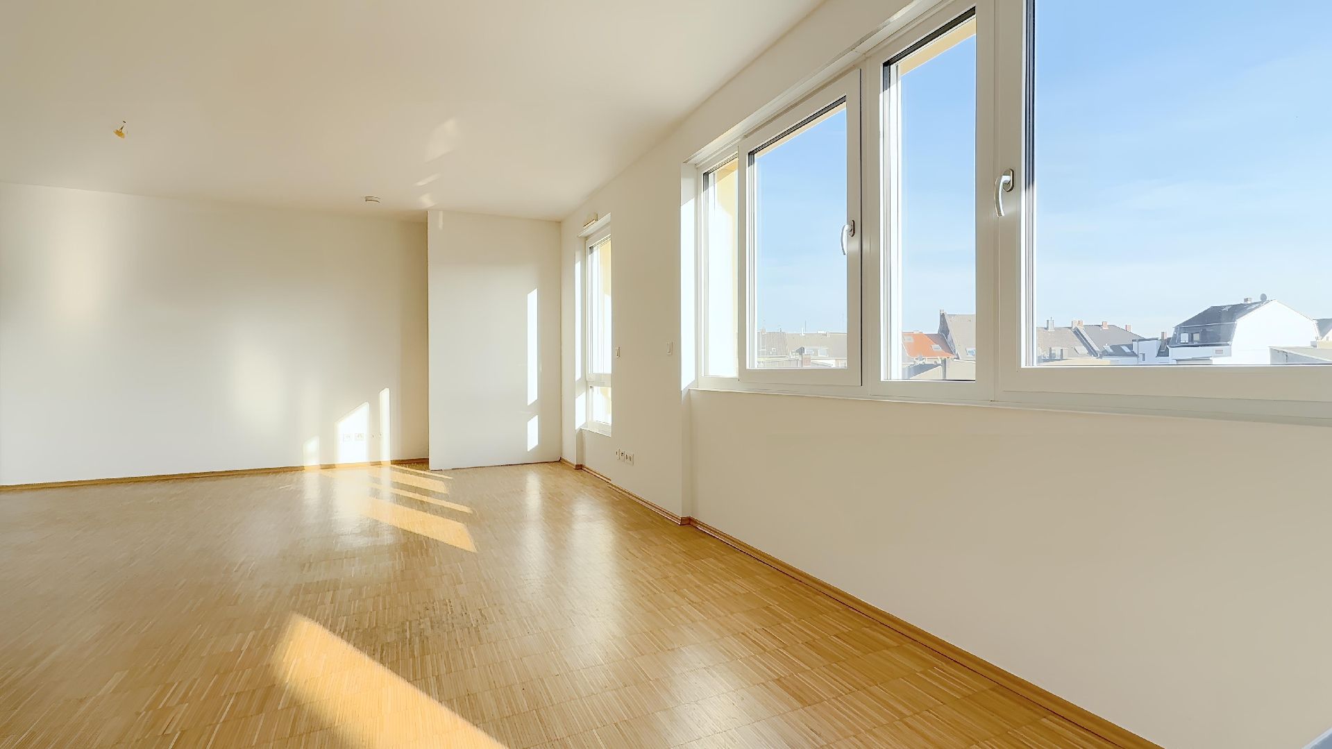 HOCHWERTIGE 4-ZIMMERWOHNUNG MIT BALKON ZU MIETEN!