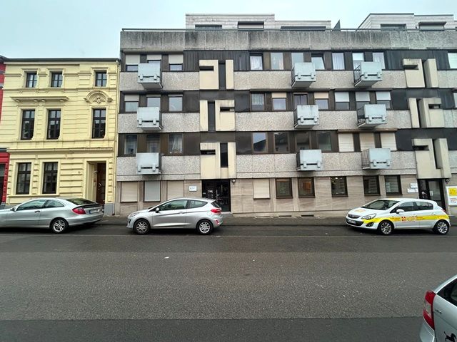 Großzügige 2-Zimmer-Wohnung mit umlaufenden Balkon, Terrasse  und  modernisiertem Bad