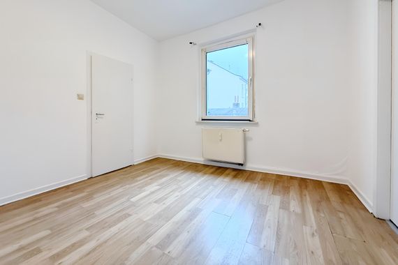 HOCHWERTIGE 2-ZIMMERWOHNUNG IM ALTBAU ZU MIETEN!
