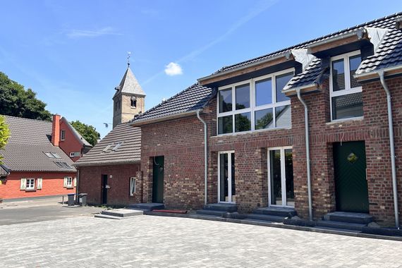 Erstbezug! Stilvolle Maisonettewohnung mit eigenem Eingang in ländlicher Idylle!