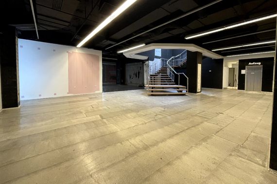 FUSSGÄNGERZONE KREFELDS: 171 M² GESCHÄFTSFLÄCHE ZU MIETEN