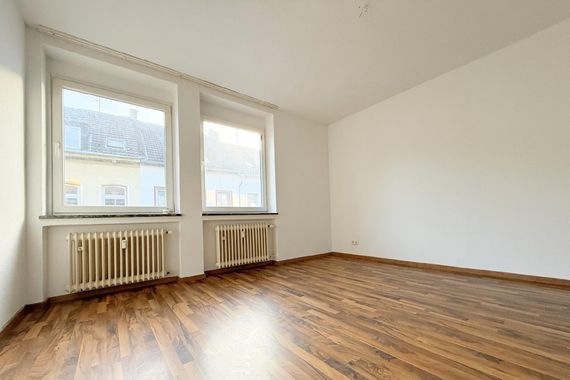2-ZIMMER 48m² WOHNUNG. HELL, MODERN, RUHIG. KREFELD ZENTRUM.