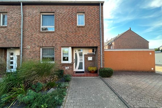Solides Reihenendhaus mit Garage in Mönchengladbach-Rönneter