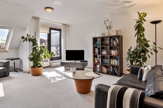 Bastbau-Wohnung in Erkrath-Hochdahl: Helle 2-Zimmer-Dachgeschosswohnung
